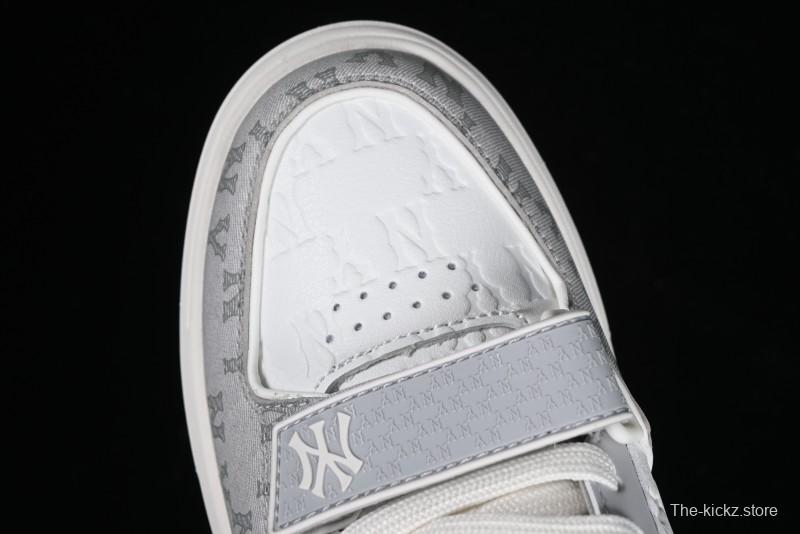 MLB Chunky Liner New York Yankees Sneakers with Lightweight Thick Sole and Hook Loop Closure - 3ASXCMM4N50GRS