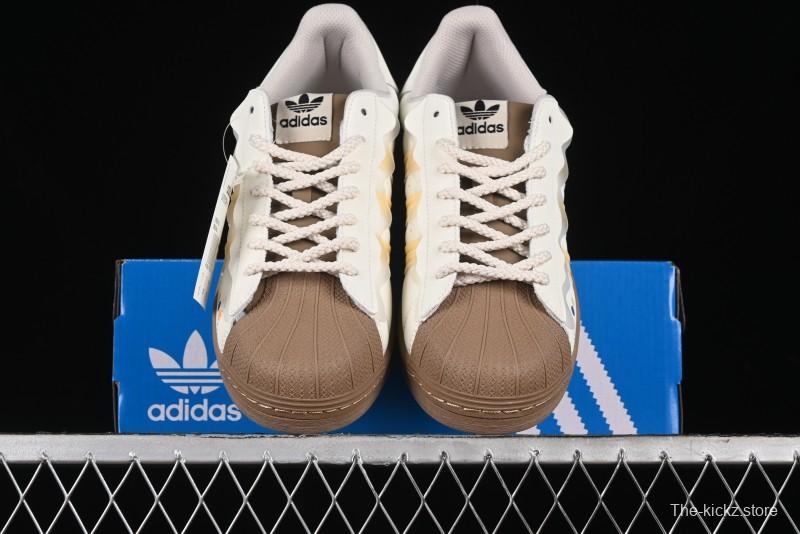 Adidas Superstar GW4440 Casual Sneakers with Shell Toe Design - GW4440