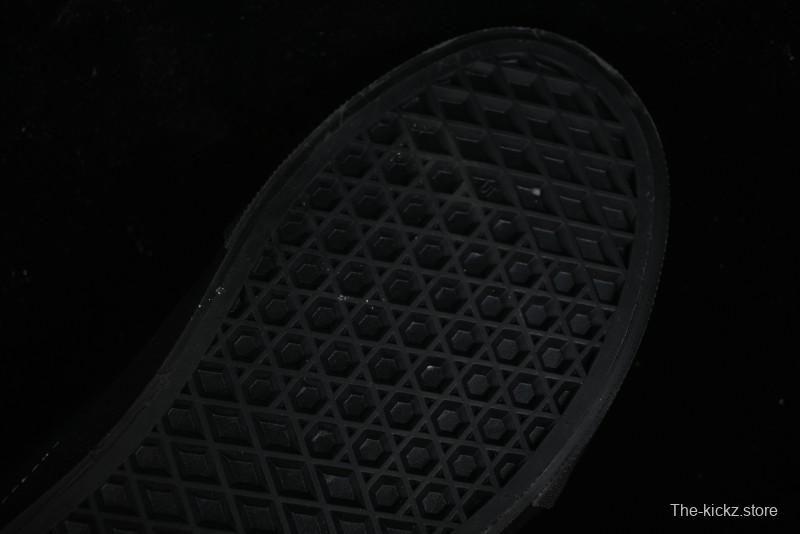 Vans Classics Knu Skool Retro Sneakers with Enlarged Toe and Thickened Trim - VN000CSQW3ZT188