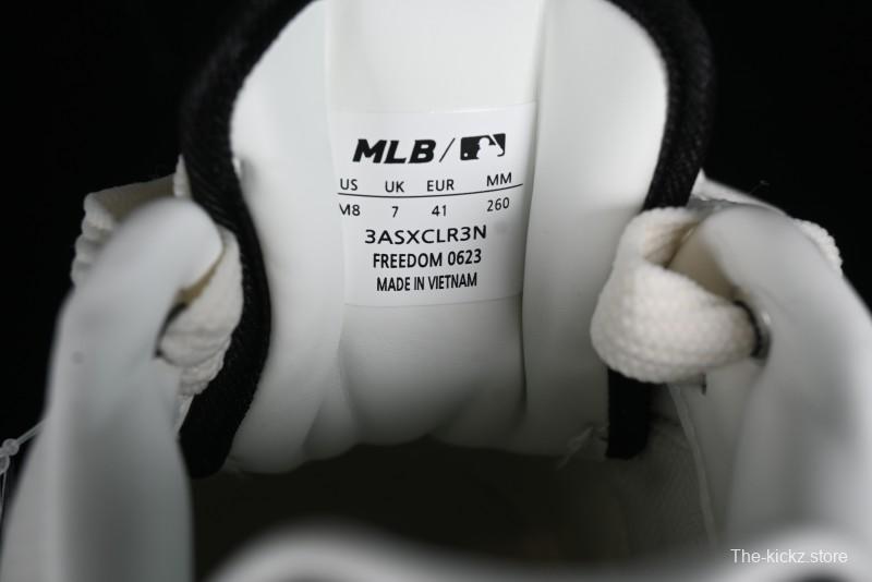 MLB Chunky Liner Basic New York Yankees Thick Sole Casual Sneakers with 6cm Height Increase - 3ASXCLR3N50WHS