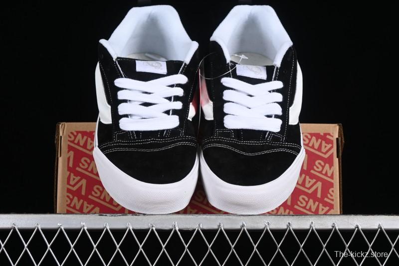 Vans Classics Knu Skool Retro Sneakers in Black & White - VN0AUAK375
