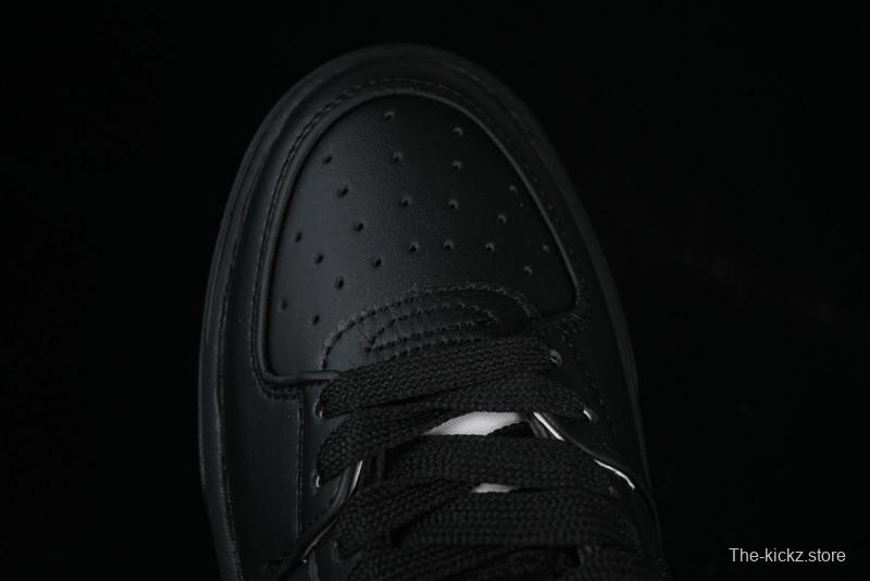 NY Yankees Black & Neon Green Sneakers - Classic Streetwear Style