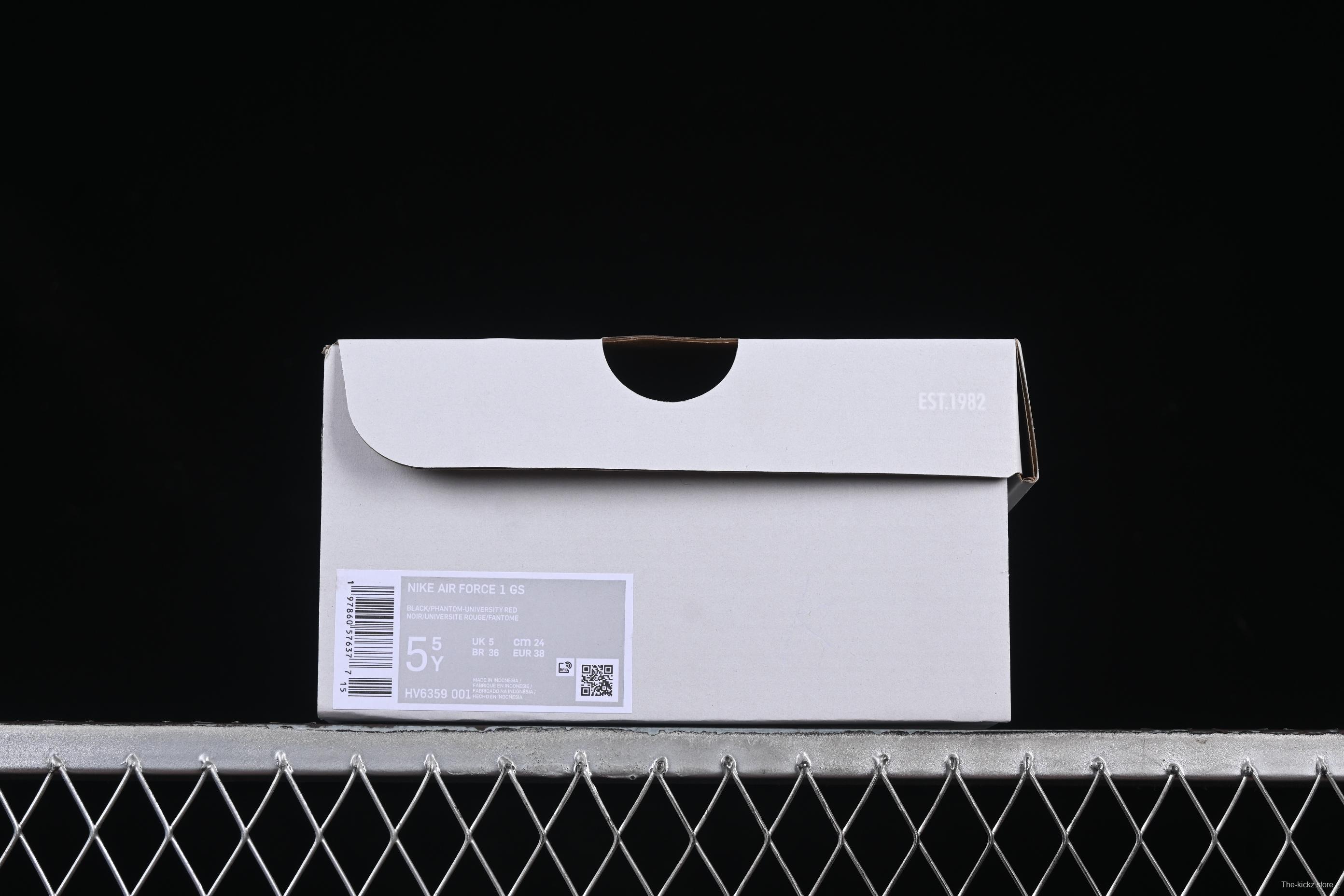 Nike Air Force 1'07 Low Casual Sneakers with Full-Length Air Cushion - HV6359-001