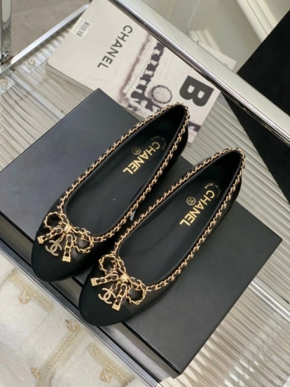 2025 Women Chanel Black Gold Leather Ballet Flats