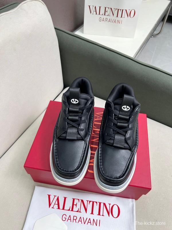 2025 Unisex Valentino Black Leather Sneakers LY00390