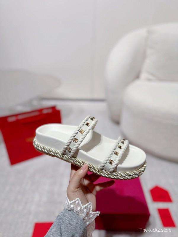 2025 Women Valentino White Leather Sandals Studded LY00250