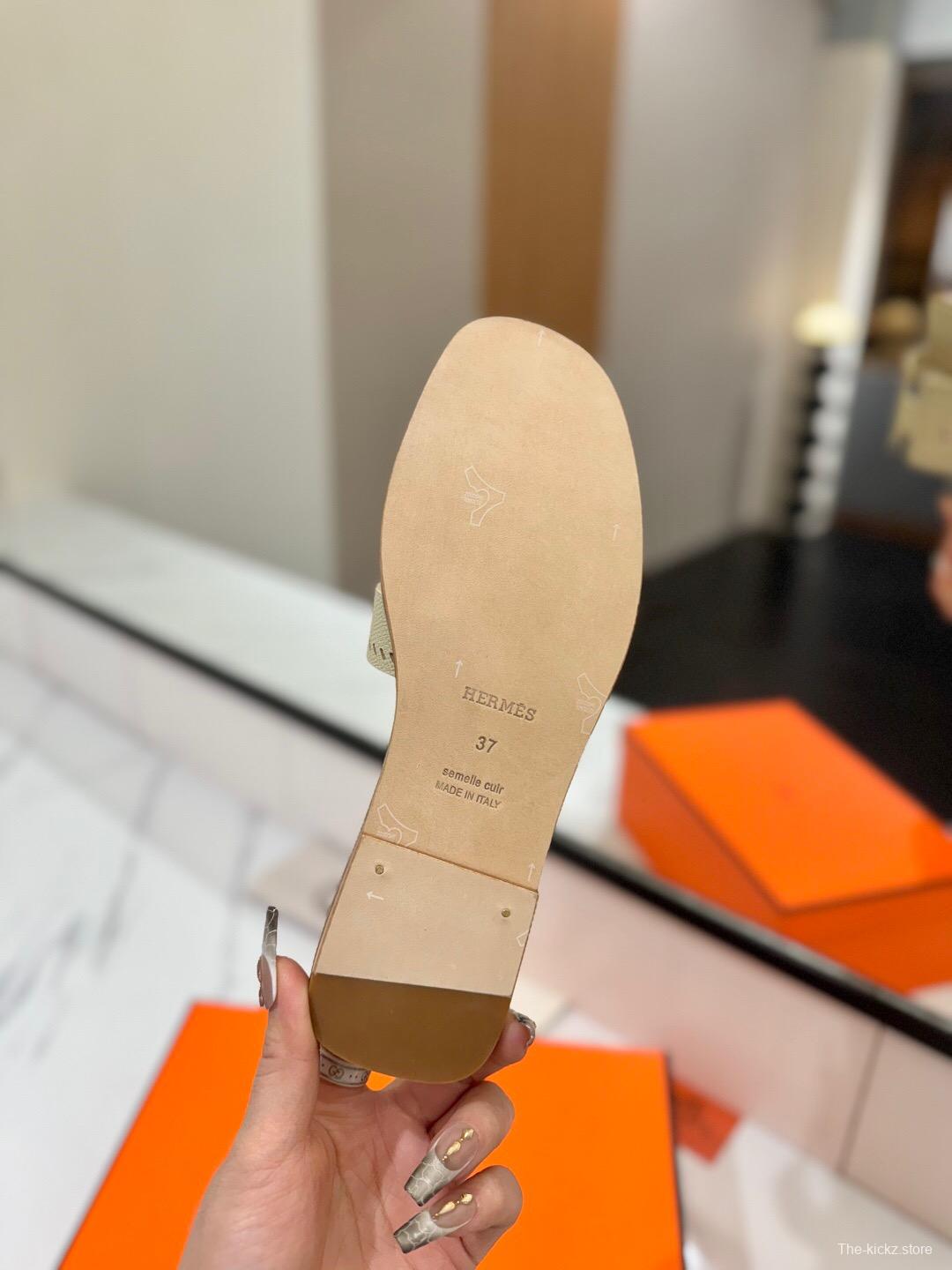 2025 Women Hermès Beige Leather Slippers