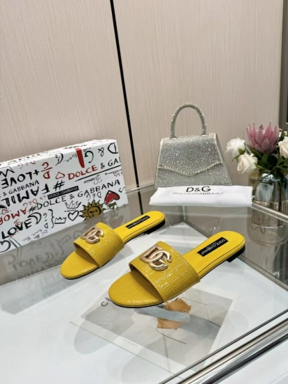2025 Women Dolce & Gabbana Yellow Leather Slippers LY00190