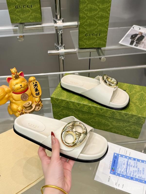 2025 Gucci White Leather Slippers KFY00210