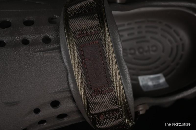 Crocs Bobs Flat Heel Closed Toe Slip-On Beach Clog Sandals - B.D4