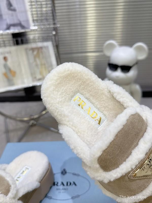 Prada Spring-Summer 2025 Runway Shearling Slippers - KFY00280